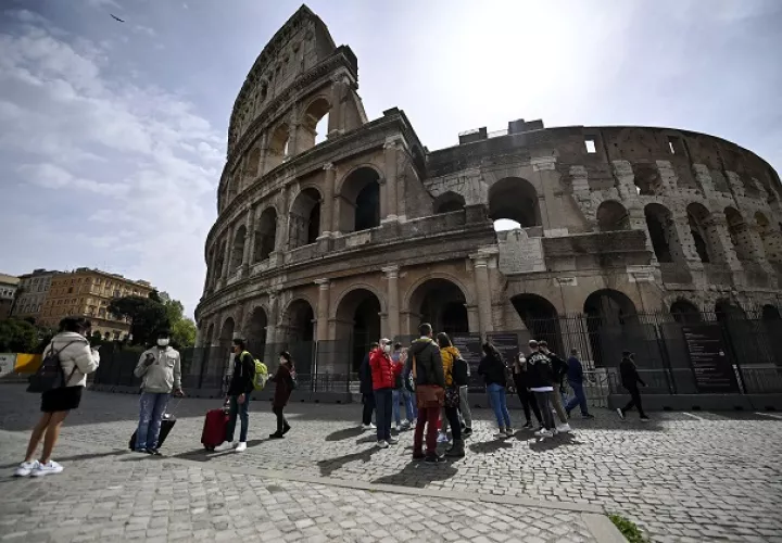Desde hoy se permite en Italia el regreso a museos, cines y teatros con aforo limitado. Foto: EFE