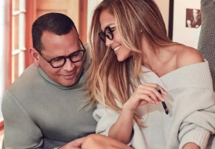 Jennifer López y Alex Rodríguez, dieron la noticia este jueves. Foto: Instagram