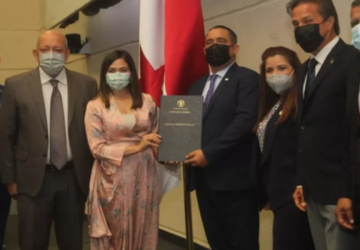 El Ministerio de Gobierno y el Sinaproc establecerán los mecanismos necesarios para la implementación de la carrera. Foto Cortesía: Asamblea Nacional.