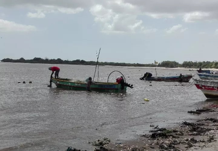 Los pescadores artesanales en Chame y San Carlos recientemente denunciaron ser víctima de piratas en alta mar. Foto: Eric Montenegro