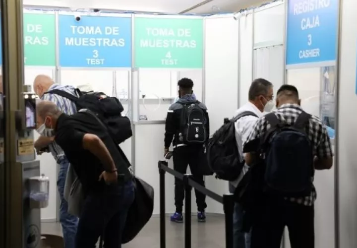 Toda persona proveniente o que haya permanecido o transitado por Sudamérica.