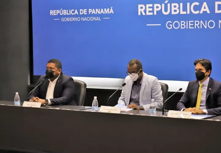  Permitirán a servidores y exservidores públicos  solicitar un porcentaje de sus ahorros acumulados.