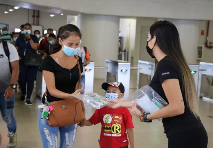 A pesar de la flexibilización, el Minsa pide no bajar la guardia. Foto: @elmetrodepanama