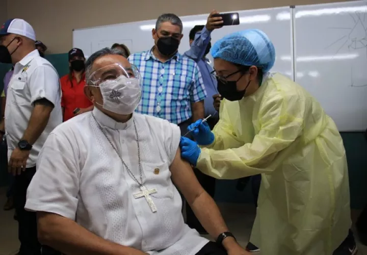 Monseñor José Domingo Ulloa pide no descuidar las medidas de bioseguridad. Foto: Cortesía @ArquiPanama