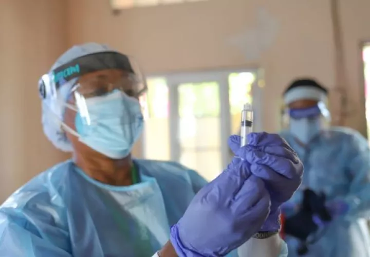 En los cinco sitios de vacunación y los 12 del Ministerio de Salud se estima vacunar a una población de 34, 000 personas residente en el circuito 8-1.