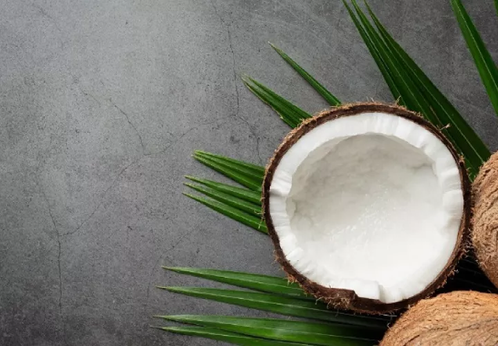 El coco es un ingrediente versátil que aporta beneficios a la salud. Foto: Ilustrativa / Freepik