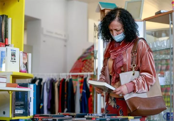 Hay desde libros, vinilos y juguetes hasta pequeños electrodomésticos y piezas de vajilla.