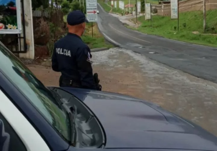 La mayoría de la flota vehicular de la Policía Nacional está fuera de circulación, lo que ha obligado a las autoridades a alquilar carros. Foto: Cortesía