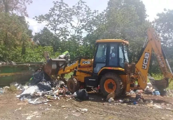 En Chagres, se llevará a cabo una campaña de  volanteo, para que las personas conozcan todo lo referente al cobro de la tasa de aseo. Foto: Diomedes Sánchez