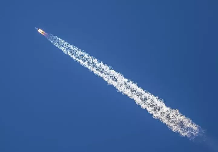 Lanzamiento del cohete transportador "Tianwen-1" en Wengchan, China. 