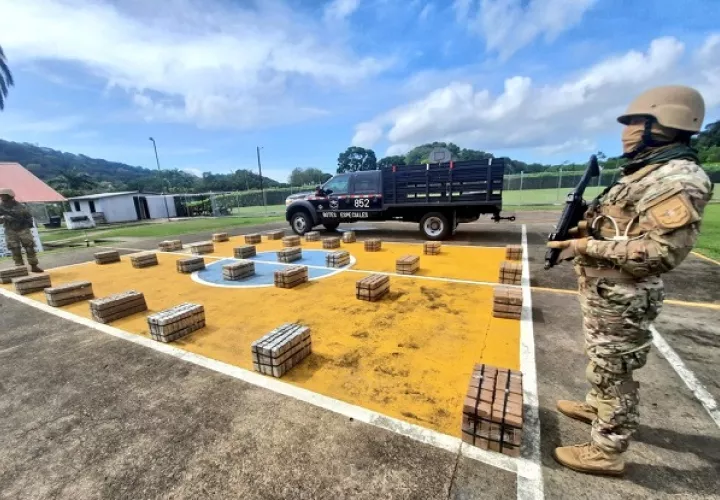 Los 616 paquetes de cocaína estaban ocultos en un contenedor repleto de cajas de banano. Foto: Cortesía Senan