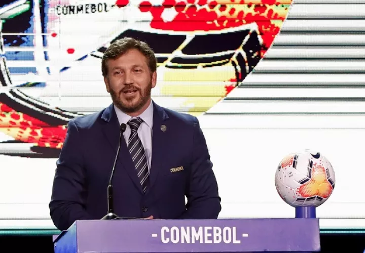 La Conmebol, que dirige Alejandro Domínguez, indicó en su cuenta de Twitter que las "fechas e inicio del torneo están confirmadas". Foto: EFE