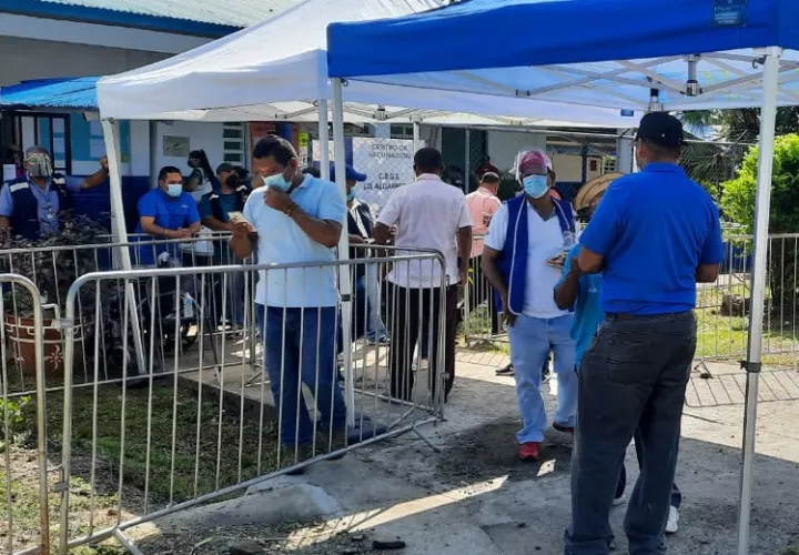 El empresario cubano acudió, supuestamente, a vacunarse en Veraguas. Foto: Melquiades Vásquez 