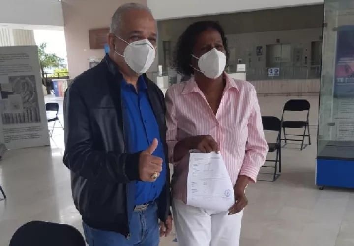 Haydée Milanés de Lay se inscribe en Realizando Metas. Foto: Cortesía