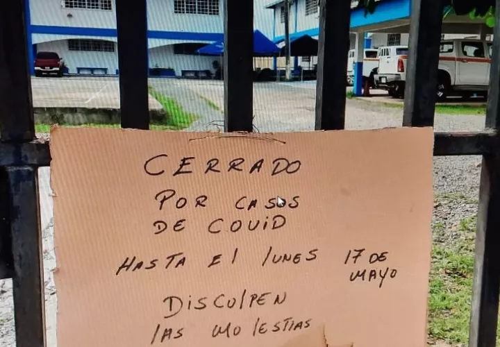 En la entrada del Ifarhu en Veraguas hay un letrero anunciando el cierre. Foto: Melquiades Vásquez   