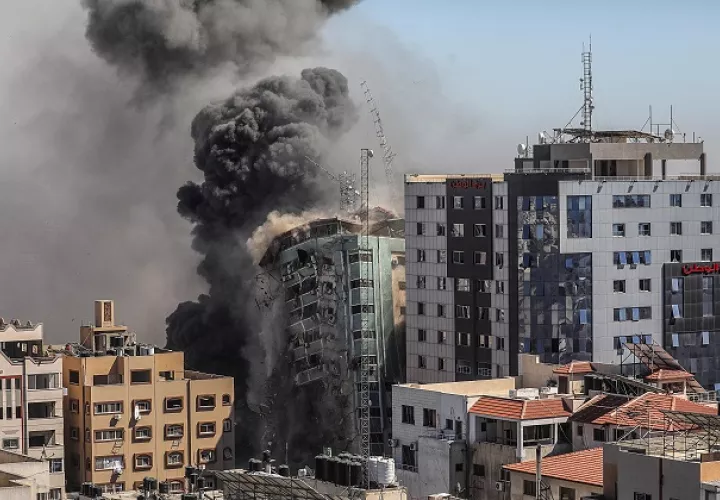 Los enfrentamientos entre las milicias palestinas de Gaza e Israel entran hoy en su noveno día, sin progresos para alcanzar una tregua. Foto: EFE