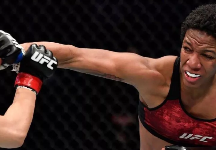 Joselyne Edwards debutó con  un triunfo en la UFC, en enero de este año. Foto: Cortesía Joselyne Edwards