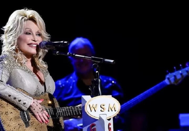 A través de la Fundación Dollywood la cantante ha realizado importantes obras filantrópicas.  Foto: Instagram