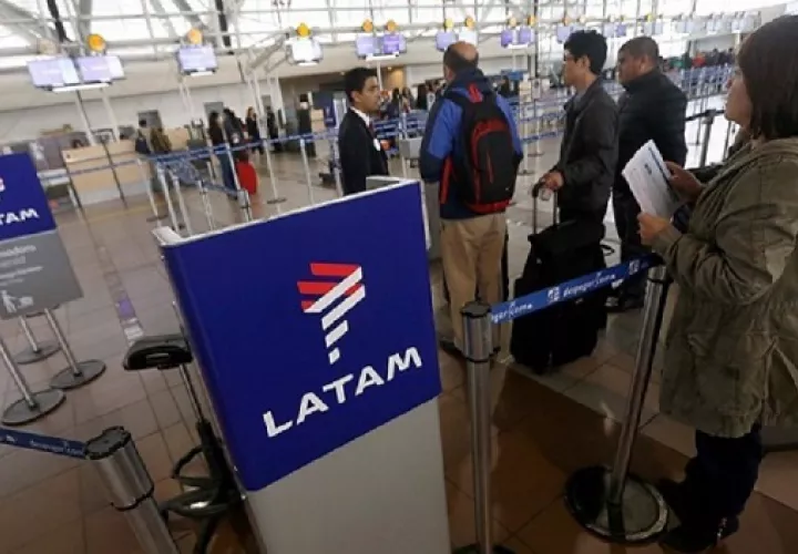 LATAM registró pérdidas en su resultado operacional, equivalente a 355,7 millones de dólares. EFE