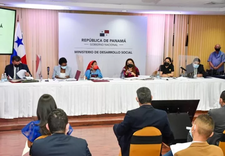 En la discusión de hoy participaron magistrados, jueces y representantes legales del Ministerio Público, de la Defensoría del Pueblo y de otras instituciones. Foto: Cortesía Mides