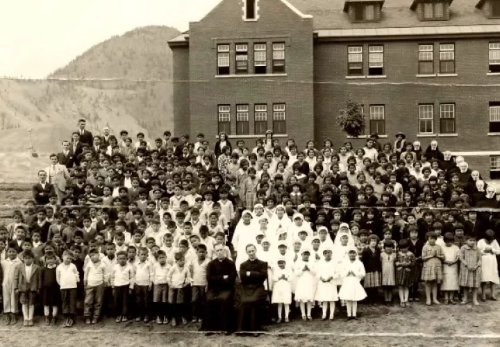 Hallan restos de 215 niños indígenas en un antiguo internado de Canadá. Foto: EFE