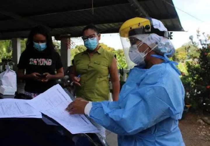 A través del programa de Atención Primaria en Salud, se han  realizado jornadas de concienciación  entre la población para que extremen las medidas de bioseguridad. Foto: Eric Montenegro