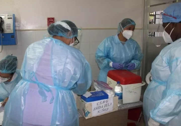 Unas seis mil dosis fueron entregadas a policlínicas Dr. Santiago Barraza, en La Chorrera e igual cantidad a la policlínica Dr. Blas Daniel Gómez Chetro, en Arraiján. Foto: Eric Montenegro