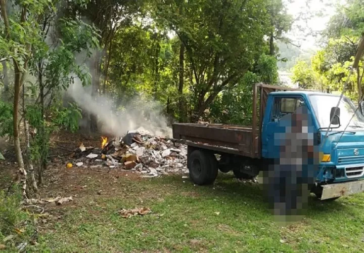Se estima que unas 20 personas han sido sancionadas por los jueces de paz con multas entre 50 a 500 dólares por tirar basura en la vía pública. Foto: Eric Montenegro