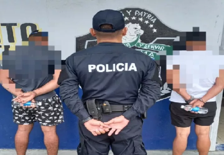 Los dos ciudadanos y la mercancía incautada fueron puestos a órdenes del Ministerio Público. Foto: Diomedes Sánchez