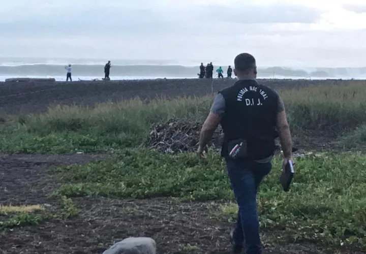 Los heridos fueron transportados por voluntarios y funcionarios de la Fuerza de Tarea Conjunta  (FTC). Foto: Mayra Madrid