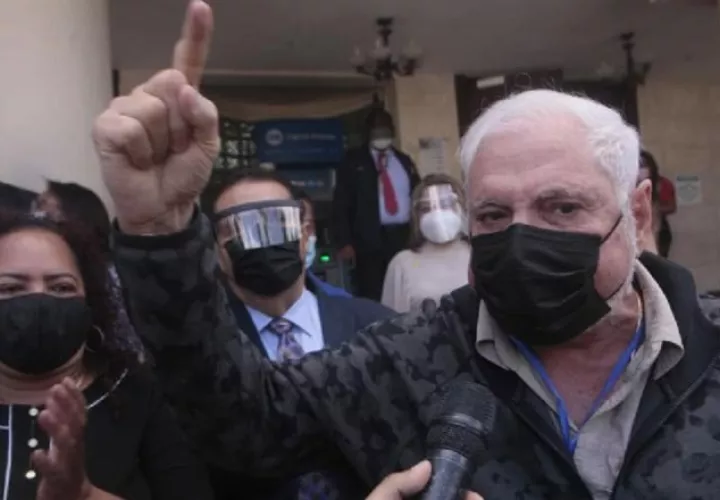 Ricardo Martinelli denunció en las  redes sociales que la jueza Elkis Martínez, es hija del exdiputado Juvenal Martínez, a quien expulsó de Cambio Democrático.