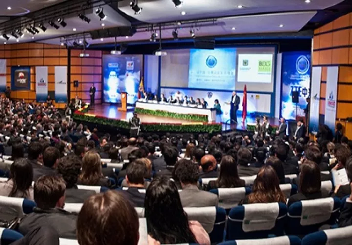 El segmento de reuniones y eventos de negocios representa un estimado de gasto diario promedio de $616.13 por persona. Foto: EFE