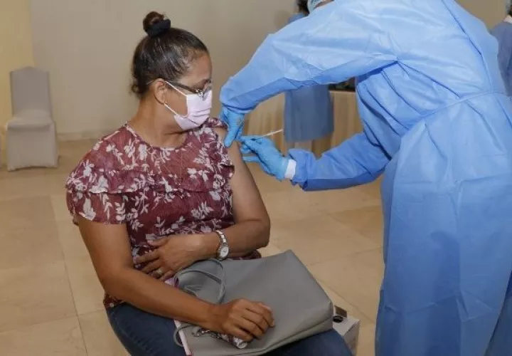 Hasta la fecha se han aplicado 704, 927 dosis de la vacuna Pfizer. 