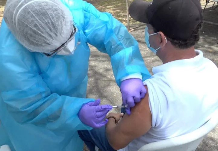 Vacunación contra la Influenza será en centros de salud y policlínicas. 