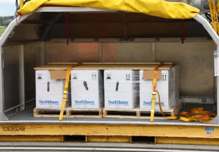Ayer, en horas del mediodía, llegaron 70,200 dosis de Pfizer, con las que esta farmacéutica ya ha entregado 833,040 dosis. Foto: Cortesía Minsa
