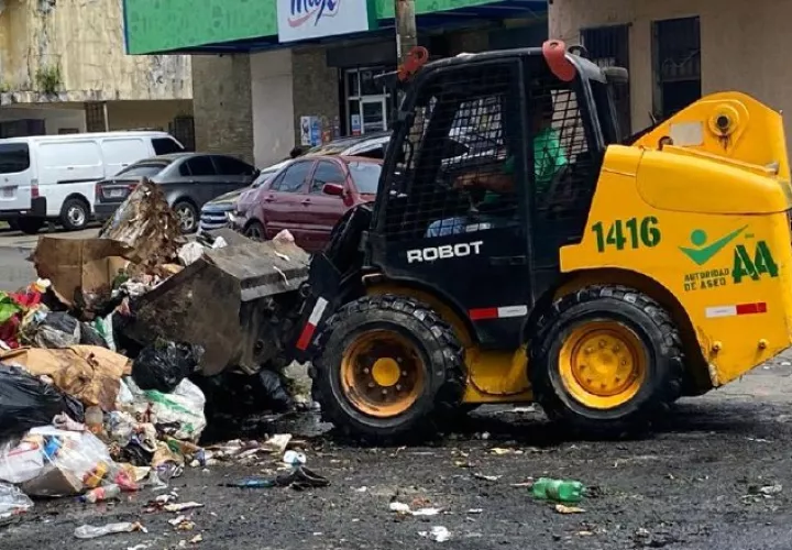 Las labores de recolección extraordinarias continúan, sobre todo en áreas críticas como el Este y el centro del distrito de Panamá. Cortesía Aaud