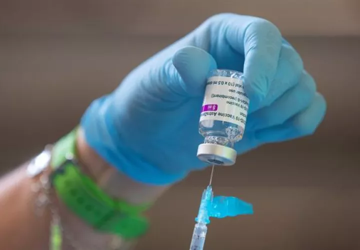 Un total de 2,1 millones de canadienses han recibido la primera dosis de la vacuna de AstraZeneca. EFE
