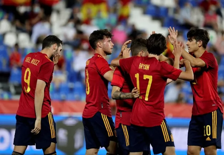Guillamón, Díaz, Miranda y Puado fueron los que le dieron la victoria a la selección española (4-0). Foto: EFE