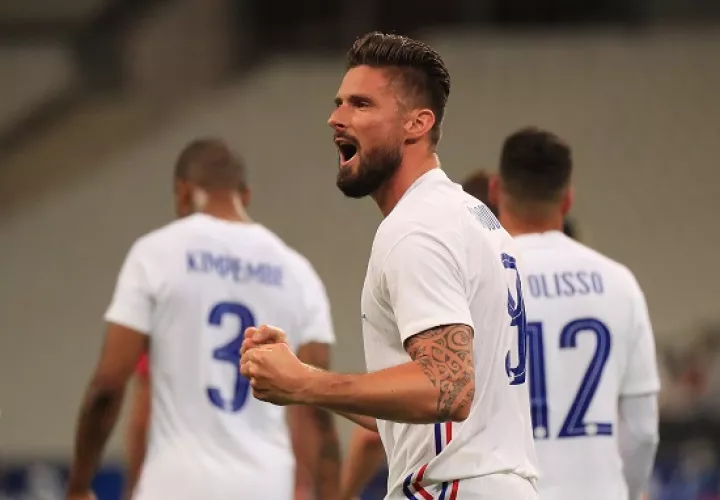 Olivier Giroud destacó en el triunfo de Francia con un doblete. Foto: EFE