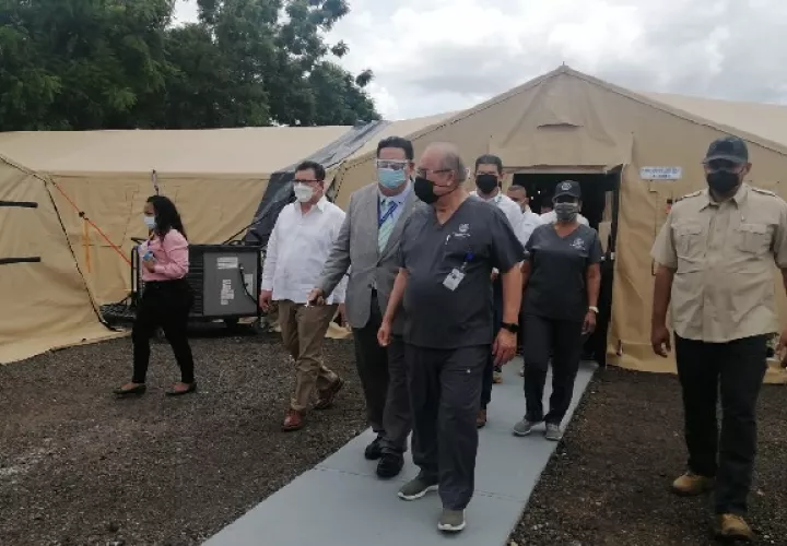 Debido al aumento de casos de covid-19 en Herrera las autoridades se preparan con la instalación de un hospital campaña. Foto: Thays Domínguez