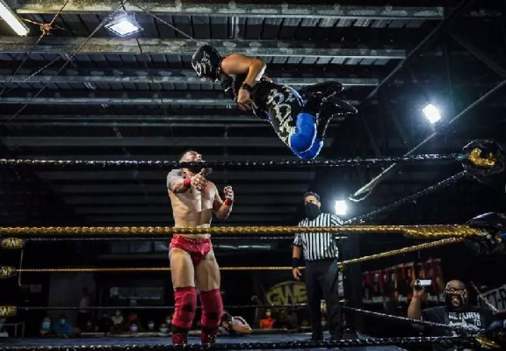  El Global Wrestling Evolution (GWE) ya volvió a sus actividades con una capacidad del 50%. Foto / cortesía de GWE.