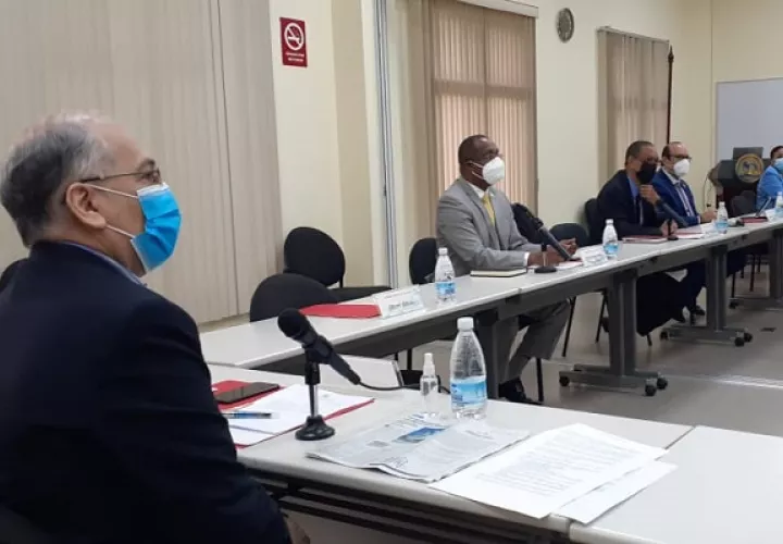 La comisión  está integrada por 12 miembros. Foto: Víctor Arosemena