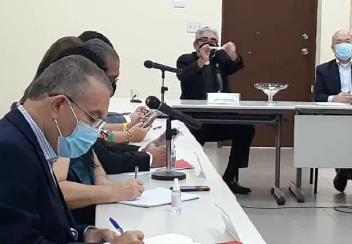 La mañana de ayer se realizó el sorteo para las entrevistas de los aspirantes a magistrados de la Corte Suprema de Justicia. Víctor Arosemena.