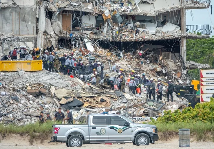 Hay más de 800 personas asignadas a la operación de rescate, con distintos cometidos, de acuerdo a las autoridades. Foto: EFE