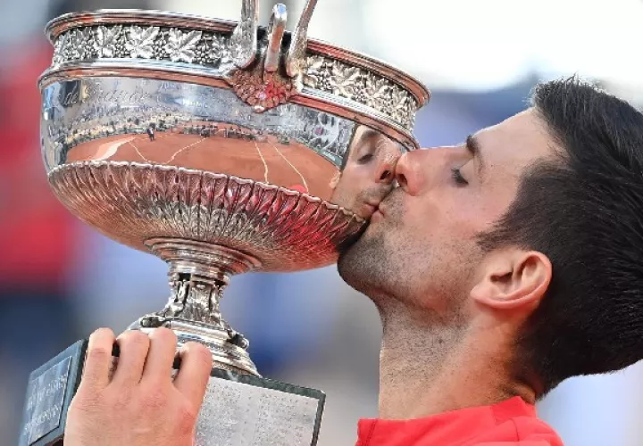 El serbio Novak Djokovic conquistó su segunda corona en Roland Garros.  Foto: EFE