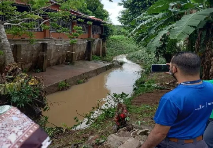 Según las autoridades de MiAmbiente, la mayoría de las inundaciones registradas son originadas por la acción humana, lo que implica un cambio de conducta de la población hacia mejores prácticas ambientales. Foto: Eric Montenegro