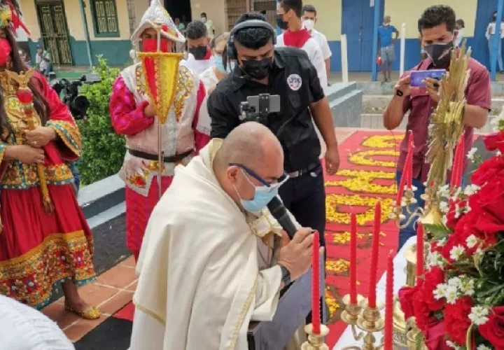 La ceremonia del Cuarteo del Sol y la Eucaristía del Corpus se realizaron de forma presencial, bajo estrictas medidas de bioseguridad. Foto: Thays Domínguez