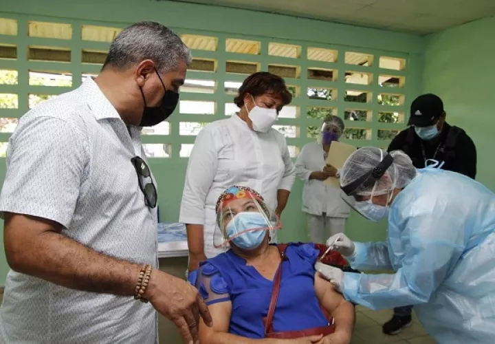 La vacunación contra la covid-19 es gratuita en Panamá. Foto: Cortesía Minsa