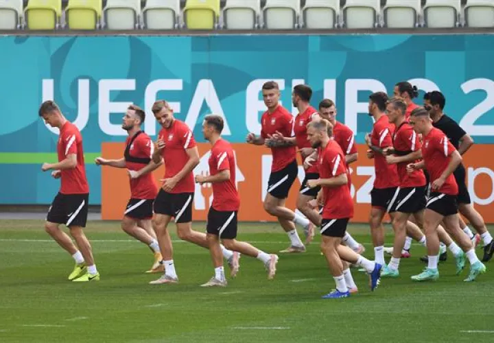 Ante la ausencia de Zlatan Ibrahimovic, el joven Alexandr Isak es el único capaz de crear algo en ataque. Foto: EFE