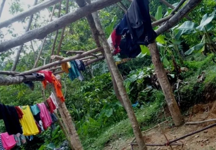 Familia en Coclé improvisan una vivienda para sus hijos. Foto: Cortesía Cristian Contigo